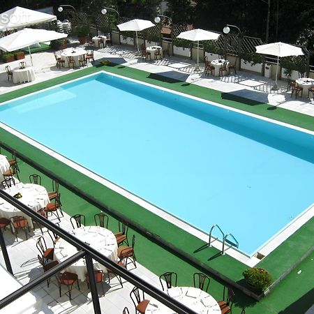 Hotel Du Parc Atri Dış mekan fotoğraf