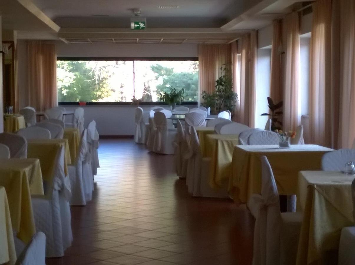 Hotel Du Parc Atri Dış mekan fotoğraf