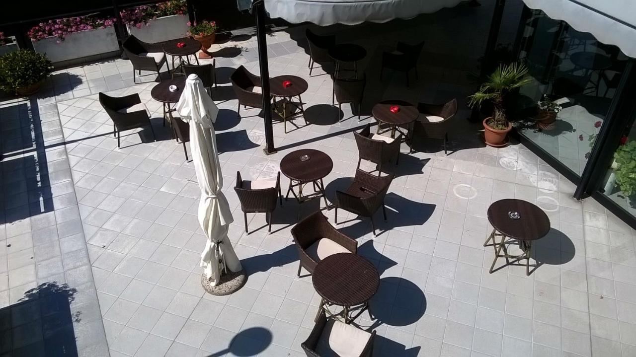 Hotel Du Parc Atri Dış mekan fotoğraf