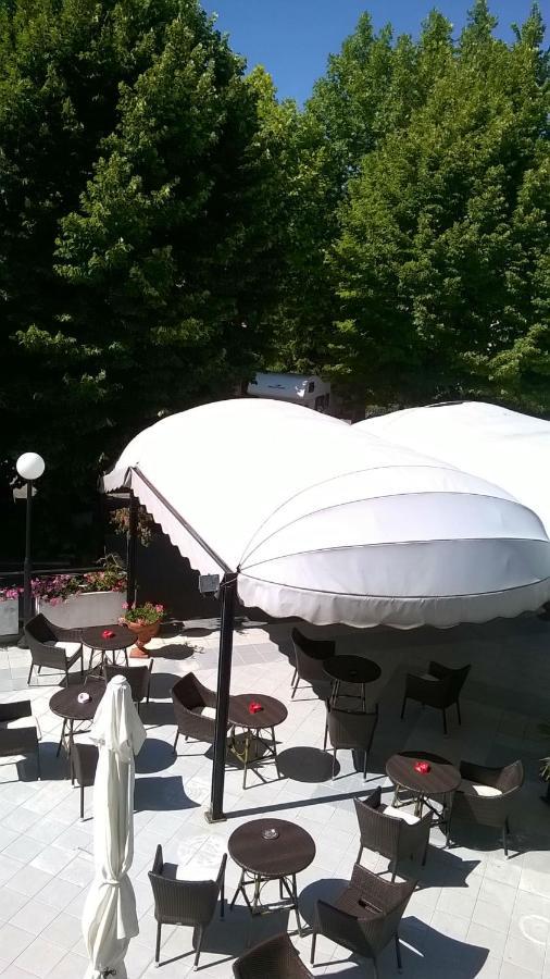 Hotel Du Parc Atri Dış mekan fotoğraf