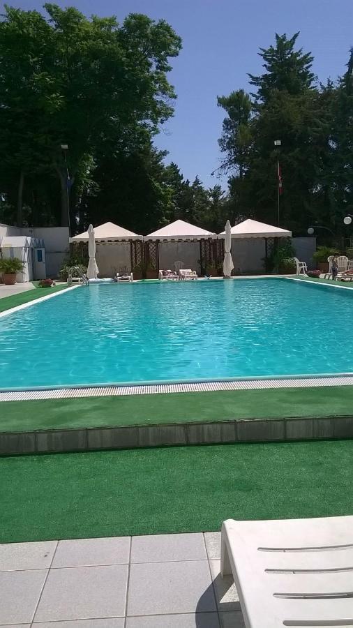 Hotel Du Parc Atri Dış mekan fotoğraf