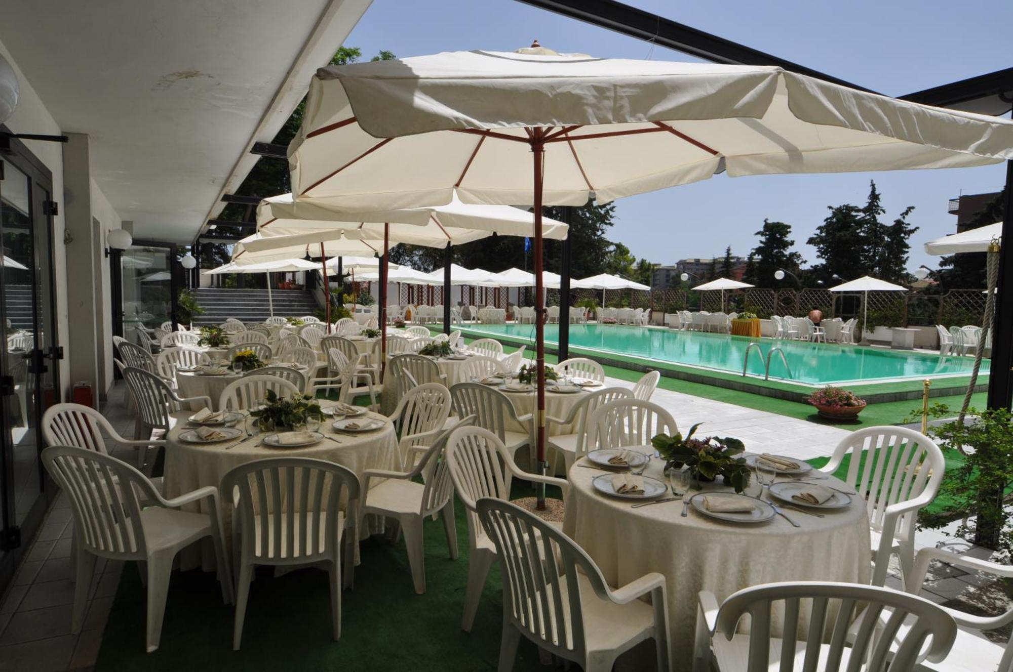 Hotel Du Parc Atri Dış mekan fotoğraf